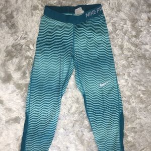 Nike 3/4 length leggings
